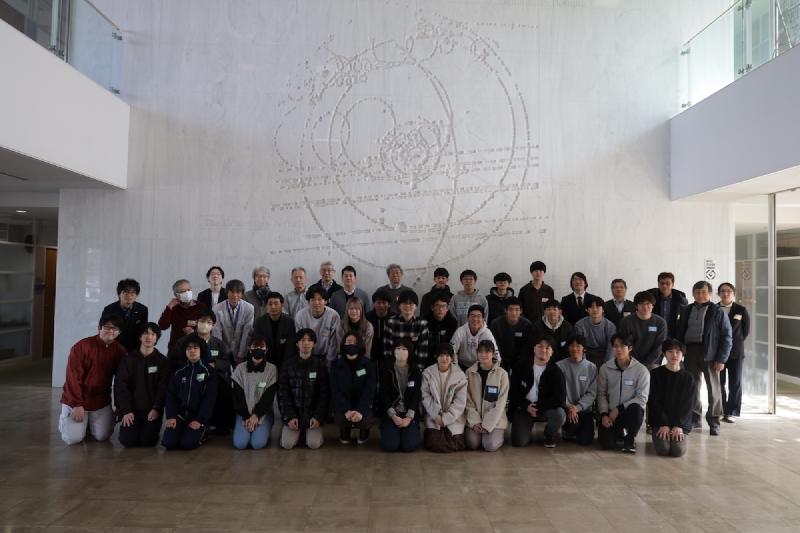 KEK4号館に集合!