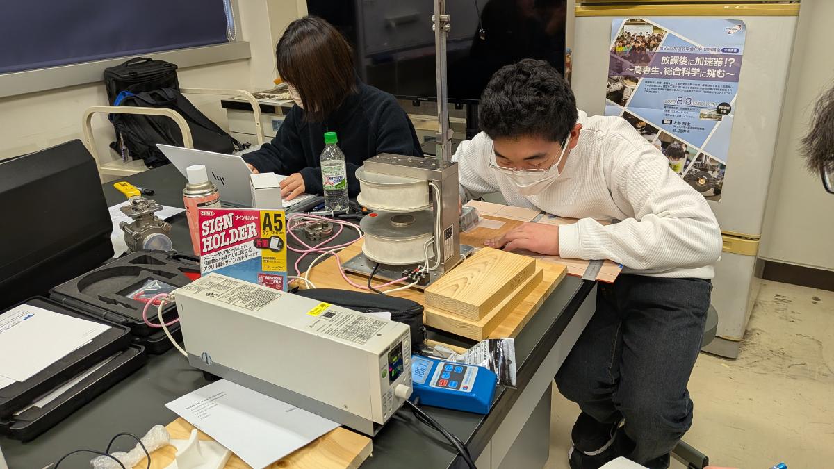小山高専で加速器研究者の指導のもとで加速器制作活動を実施しました