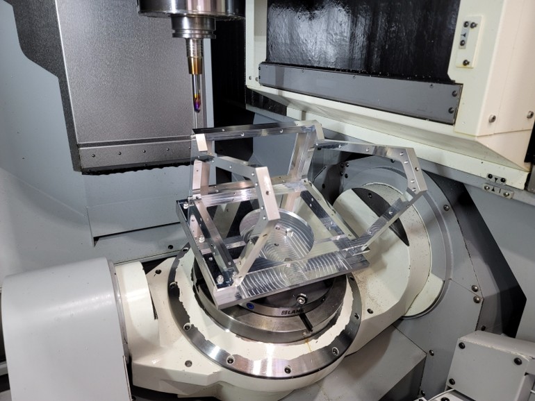 スケールモデル加工時の様子