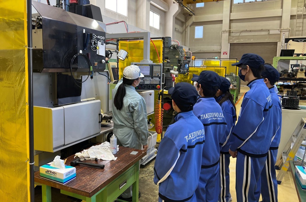 NCフライス盤の実演