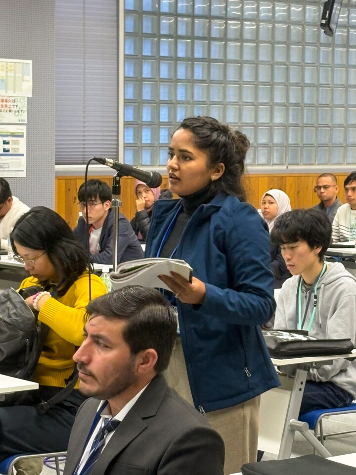 質問する受講生