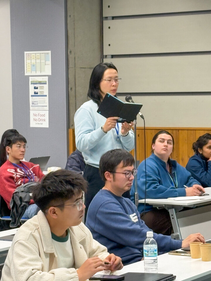 質問する受講生