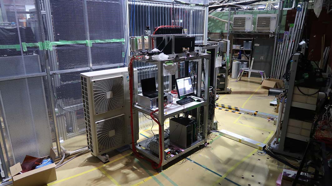 Experimental apparatus installed at the end of K1.8 beam line in the J-PARC Hadron Hall