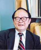 photo: professor Kanetada NAGAMINE